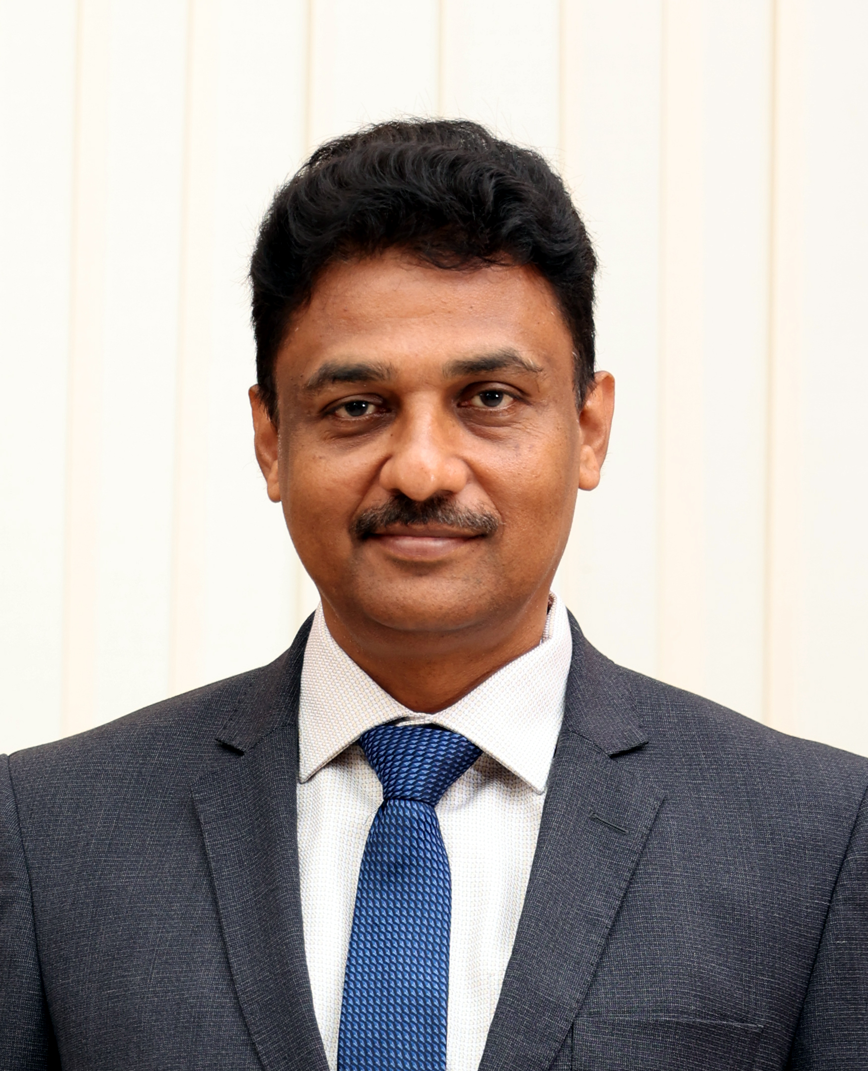 இயக்குனர்
